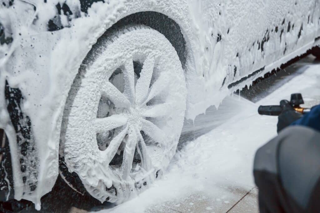 pplying snow foam to a car in Southampton, showcasing enhanced cleaning and protection.